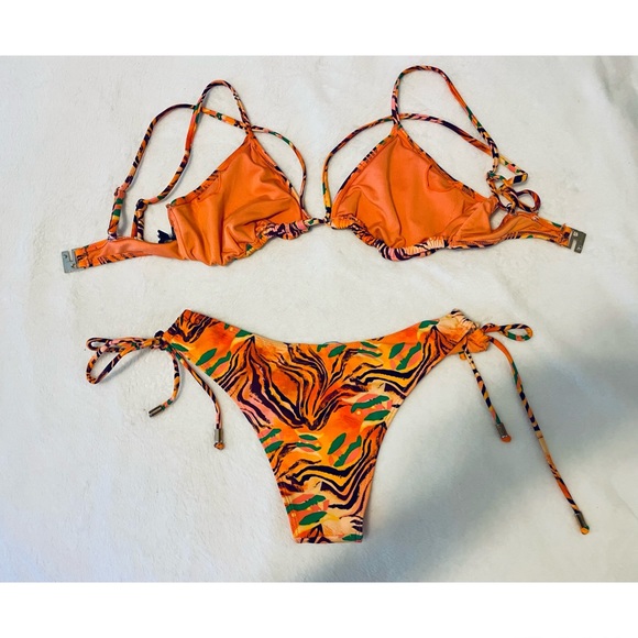 Icon Swim Bikini - Picture 2 of 4